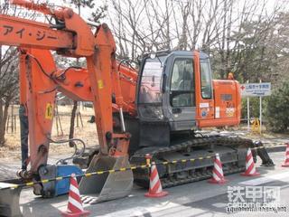 奇怪日立挖机ZX225USR-1