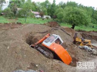 挖掘机事故图片 挖机事故图片
