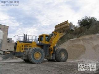 Komatsu WA 800