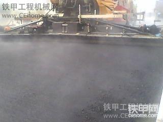 新三一LTU120型摊铺机铺沥青油面施工图