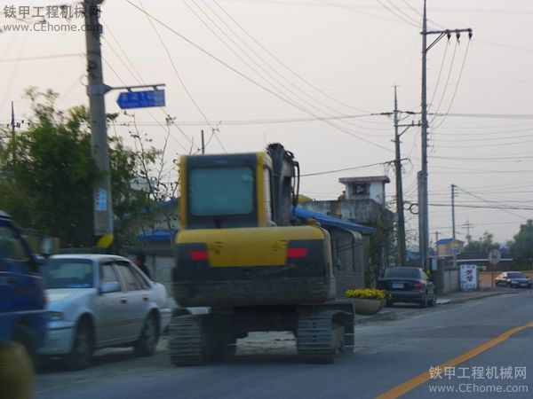 韓國(guó)街頭的挖掘機(jī)實(shí)拍[鐵甲韓國(guó)分舵]