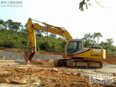 我開的加藤820挖掘機