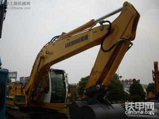 传说中亚洲首台利勃海尔R926LC挖掘机