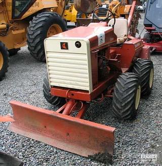 不知道是四轮子还是俩头忙~