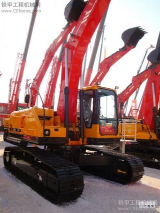 三一SY215C9亮相Bices2009展