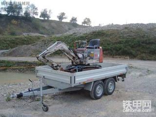 最小挖机在施工