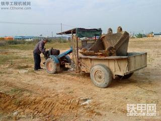 拆挖斗也是件差事