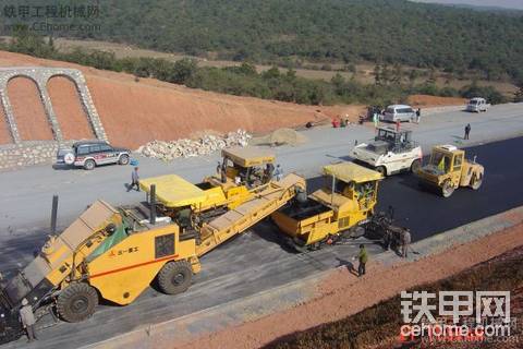 三一的沥青转运车