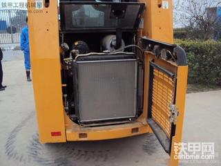 凯斯410滑移装载机