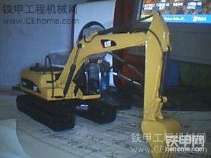 新車首次亮相!CAT323DL