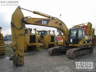 給大家看看國外賣2手挖機的機子！