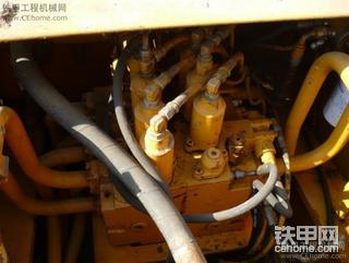 03年的现代挖掘机，23万值吗？