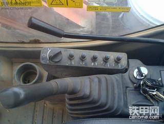 看看我开的挖机