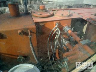 看看我开的挖机