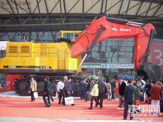 三一的200吨挖机见过吗？