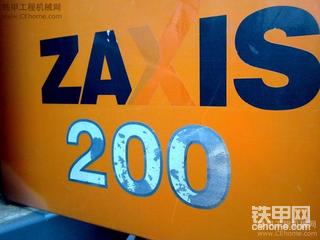 日立挖掘机 ZX200