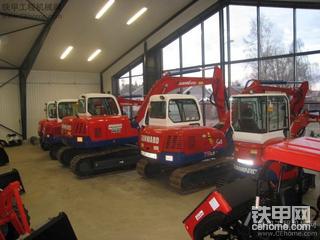 山河挖机、滑移在瑞典