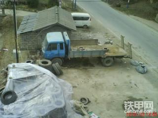 我的8平柴改装的挖掘机平板拖车