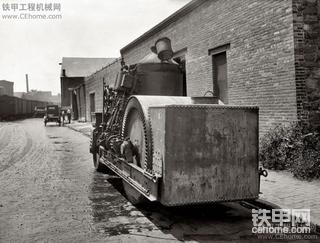 古董的蒸汽壓路機