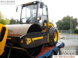 JCB单钢轮振动压路机