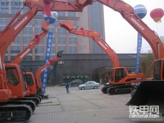 斗山2010农历年终中小型挖机展销会