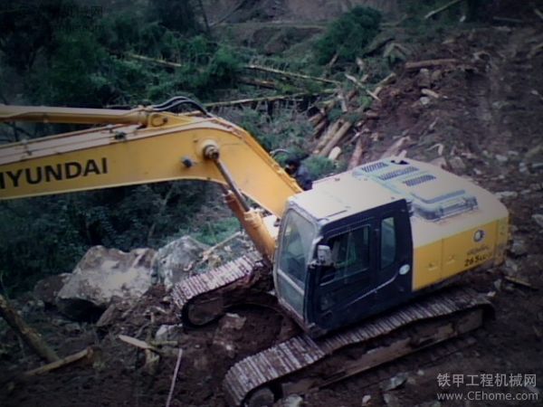 小年了繼續(xù)奮斗在山上！給大家拜年！