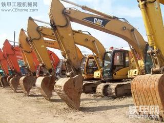 上海挖掘机二手市场一游