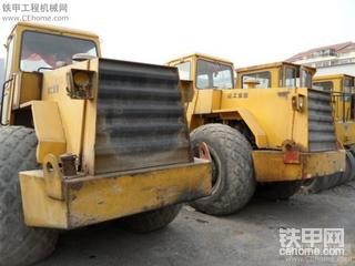 我們單位的徐工CA30振動壓路機