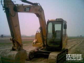 今天襄樊保康工業(yè)園在余家湖舉行奠基儀式
