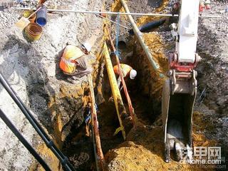 指挥员提醒注意小心光缆！结果