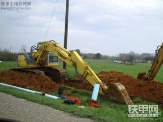 指挥员提醒注意小心光缆！结果