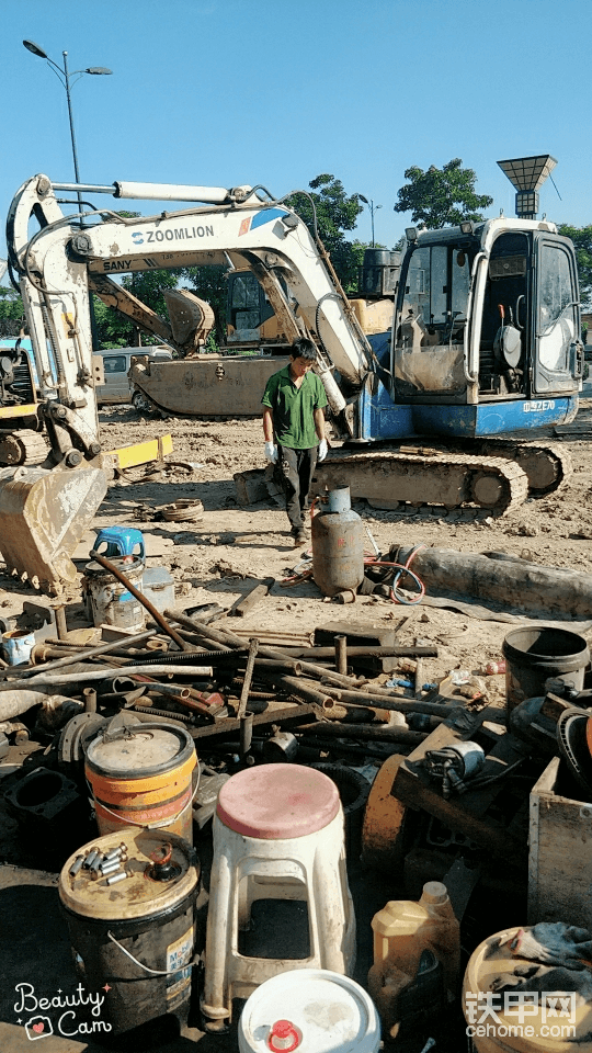 挖机修理学徒机手